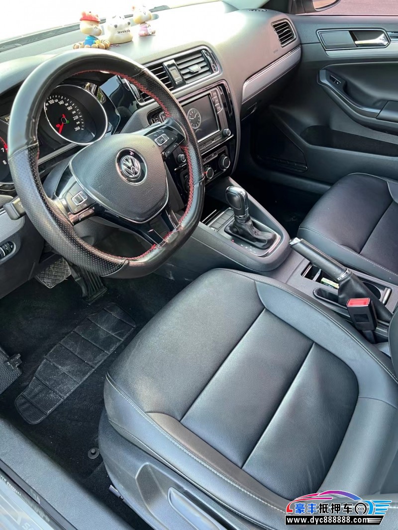 18年大众速腾轿车抵押车出售