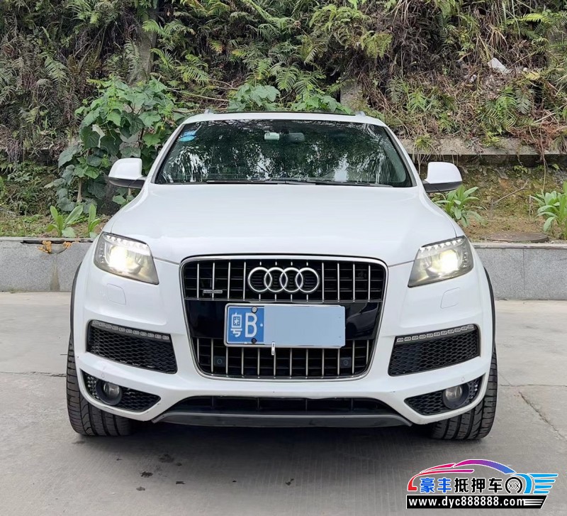12年奥迪Q7轿车抵押车出售