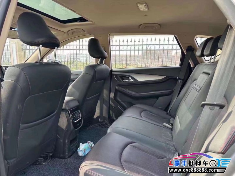 17年宝骏560轿车抵押车出售