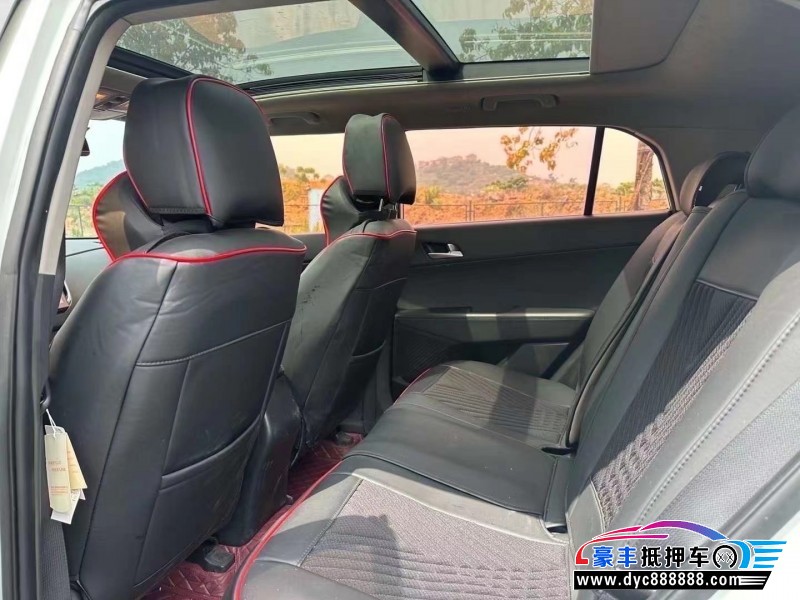 17年现代ix25轿车抵押车出售