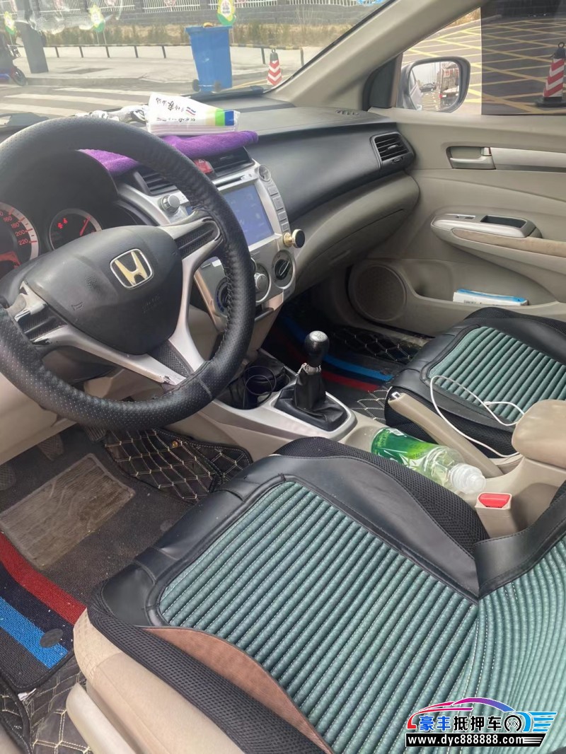 12年本田锋范轿车抵押车出售