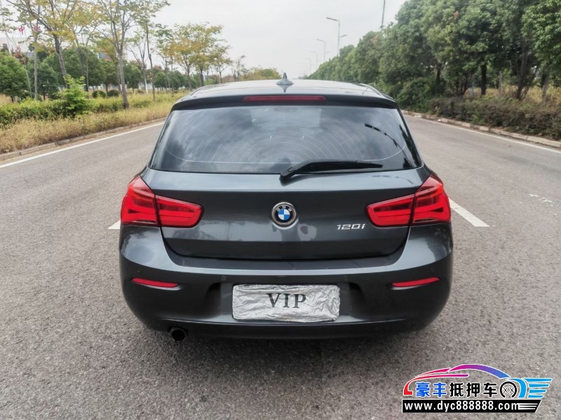 16年宝马1系轿车抵押车出售