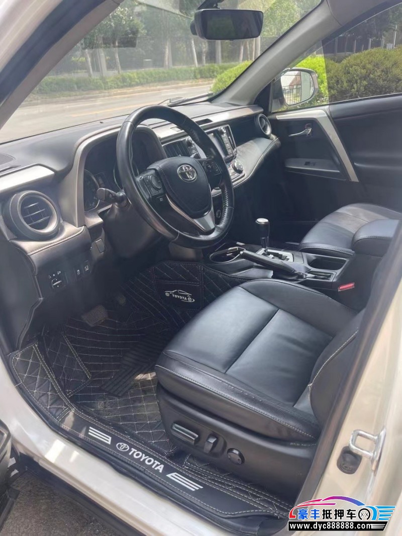 19年丰田RAV4轿车抵押车出售