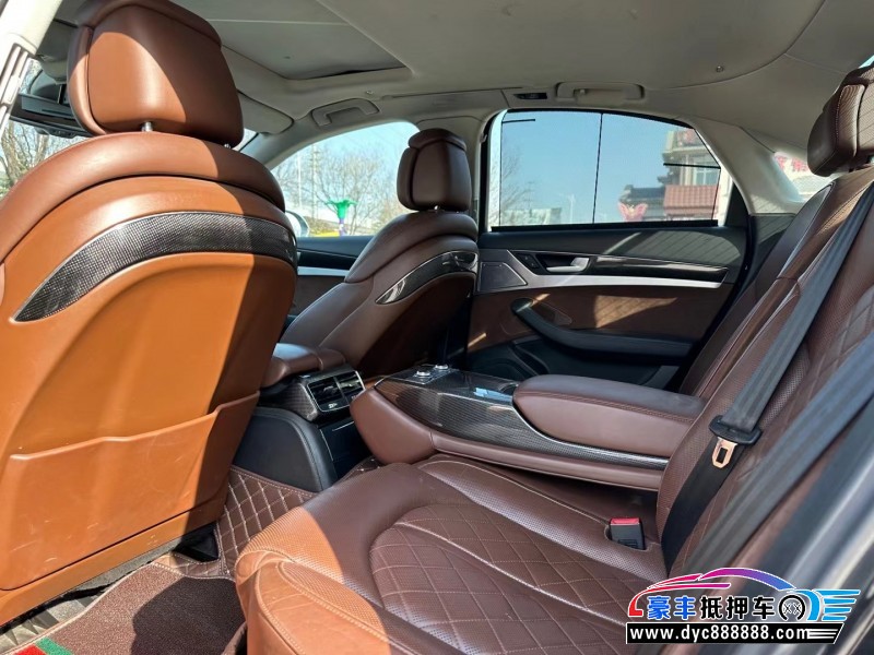 14年奥迪S8轿车抵押车出售