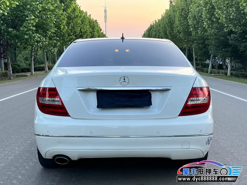 12年奔驰C级轿车抵押车出售