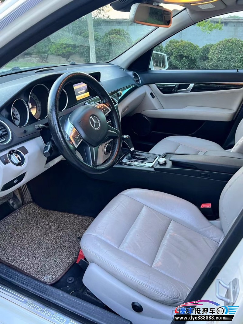 12年奔驰C轿车抵押车出售