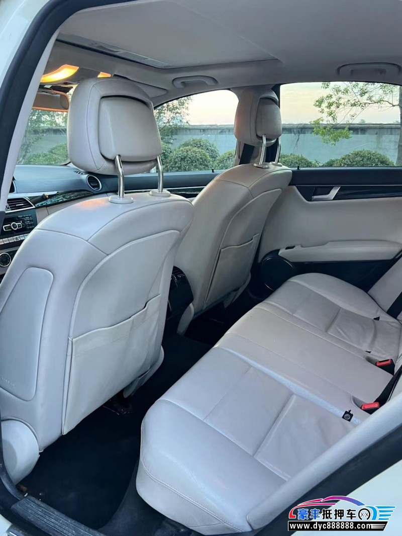 12年奔驰C轿车抵押车出售