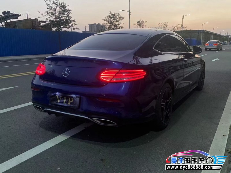 20年奔驰C轿车抵押车出售