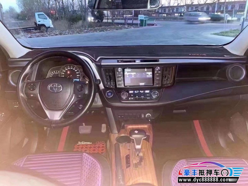 19年丰田RAV4轿车抵押车出售