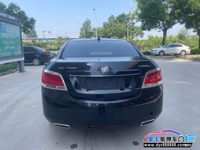 10年别克君越轿车抵押车出售