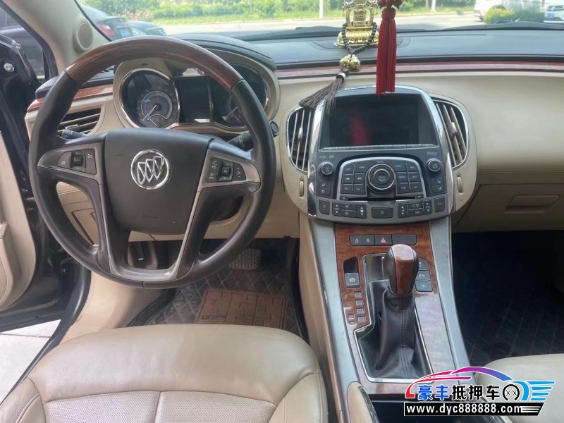 10年别克君越轿车抵押车出售