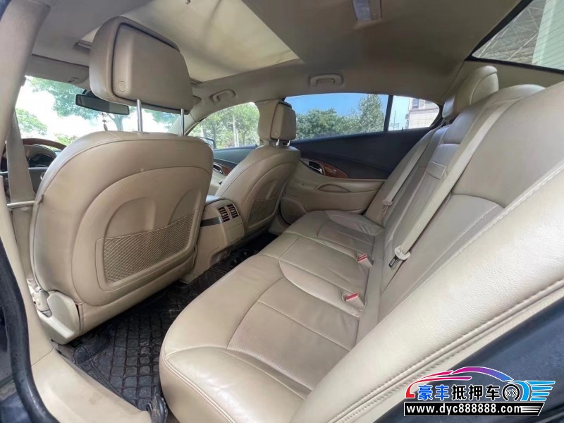 10年别克君越轿车抵押车出售