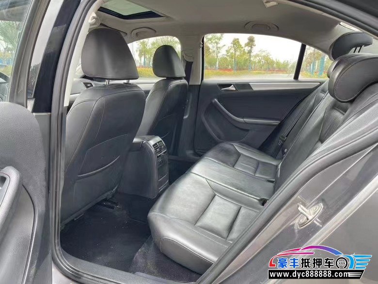 15年大众速腾轿车抵押车出售