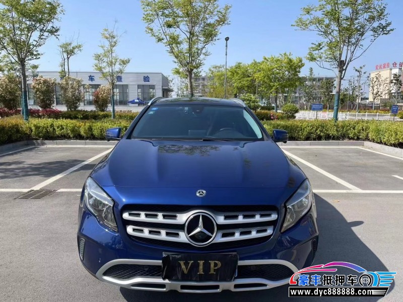 19年奔驰GLA轿车抵押车出售