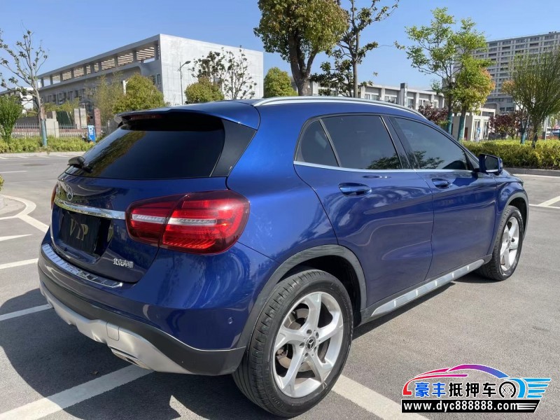 19年奔驰GLA轿车抵押车出售