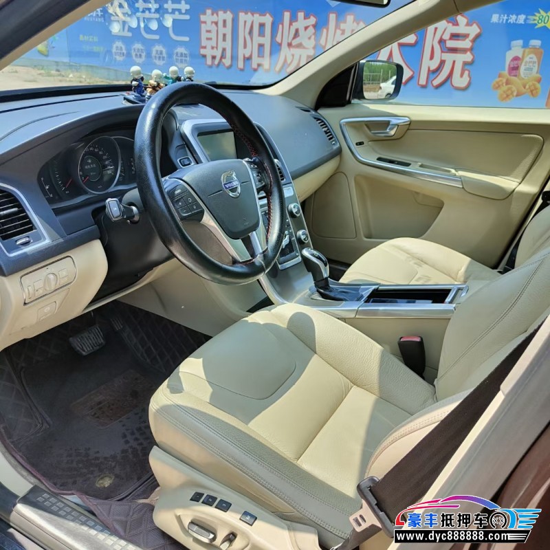 13年沃尔沃XC60轿车抵押车出售