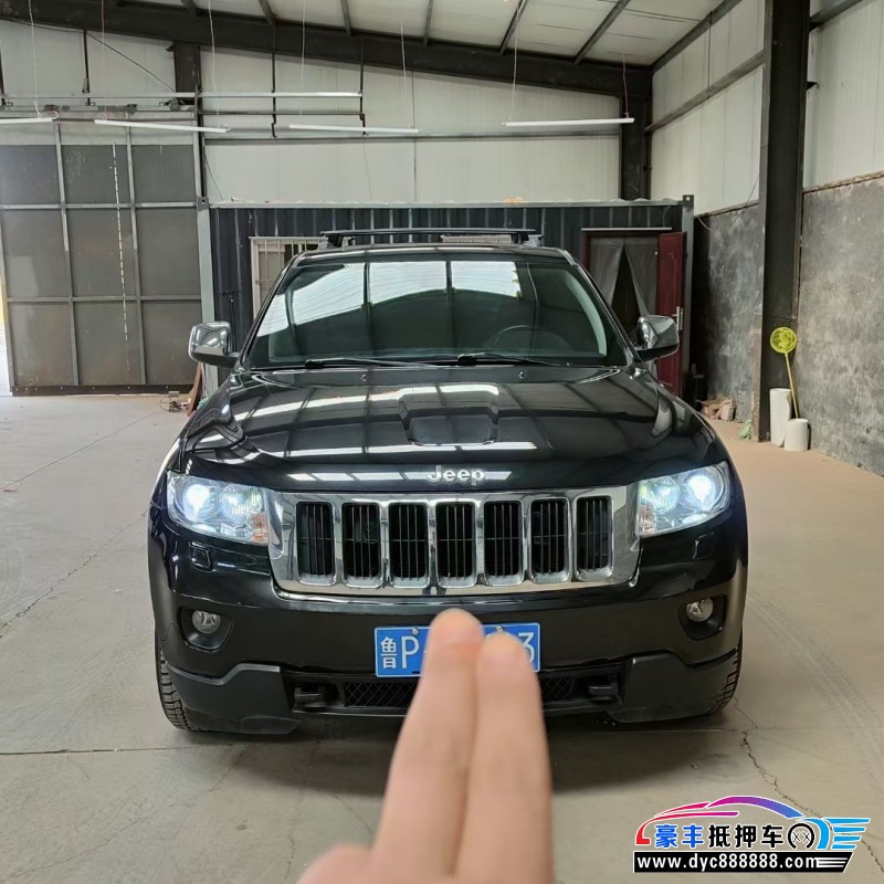 13年Jeep大切诺基轿车抵押车出售