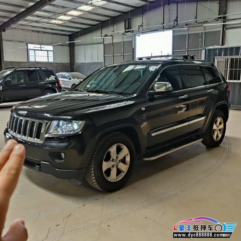 13年Jeep大切诺基轿车抵押车出售