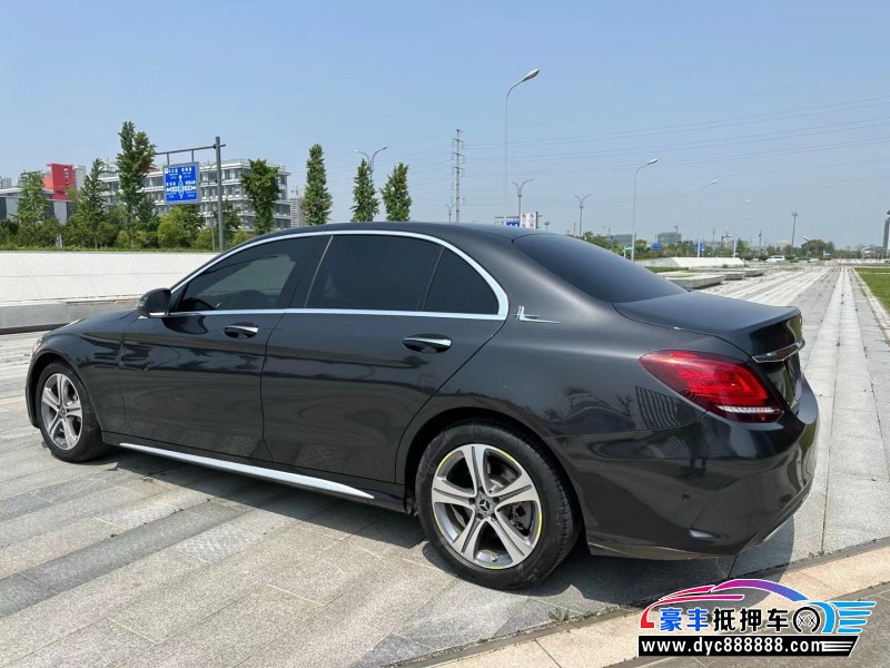 20年奔驰C级轿车抵押车出售