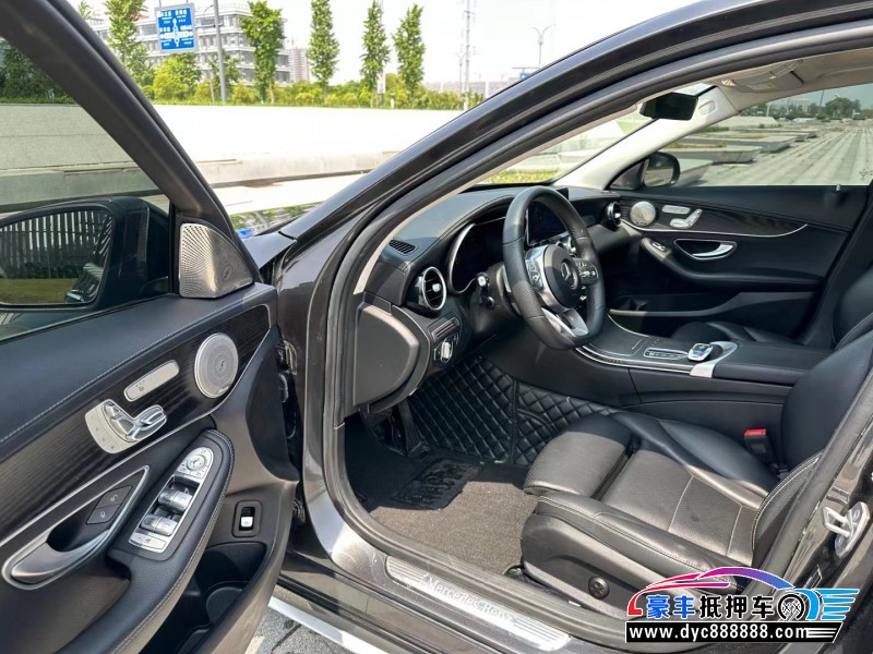 20年奔驰C级轿车抵押车出售