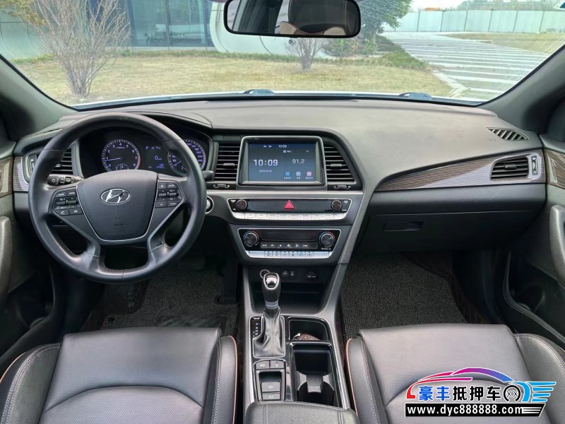 18年现代索纳塔轿车抵押车出售