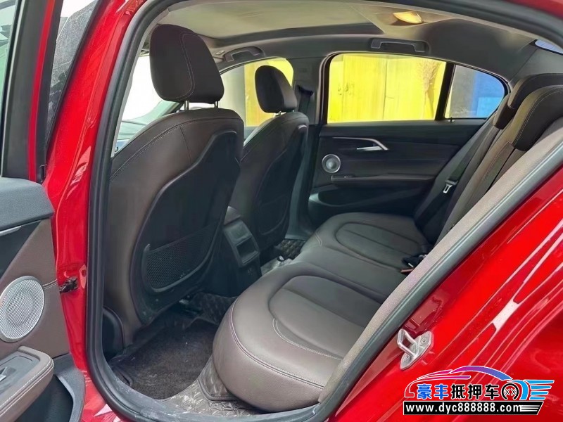 21年宝马1系轿车抵押车出售