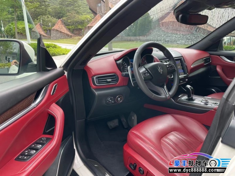 17年玛莎拉蒂莱万特轿车抵押车出售