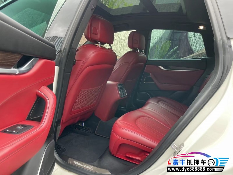 17年玛莎拉蒂莱万特轿车抵押车出售