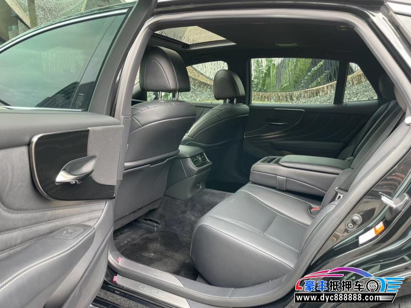 22年雷克萨斯LS轿车抵押车出售