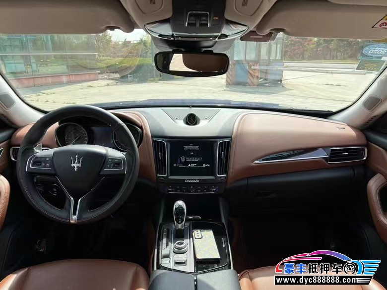 18年玛莎拉蒂莱万特轿车抵押车出售