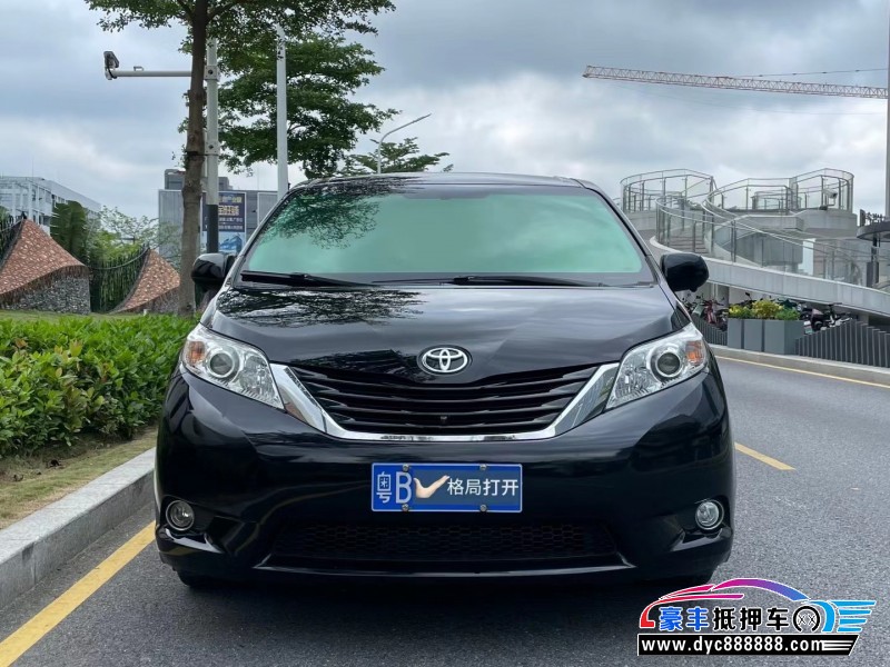 18年丰田塞纳轿车抵押车出售