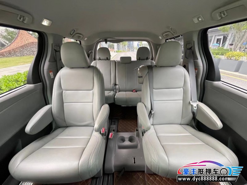 18年丰田塞纳轿车抵押车出售