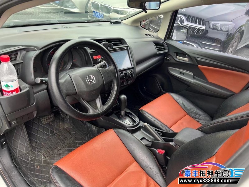 15年本田飞度轿车抵押车出售