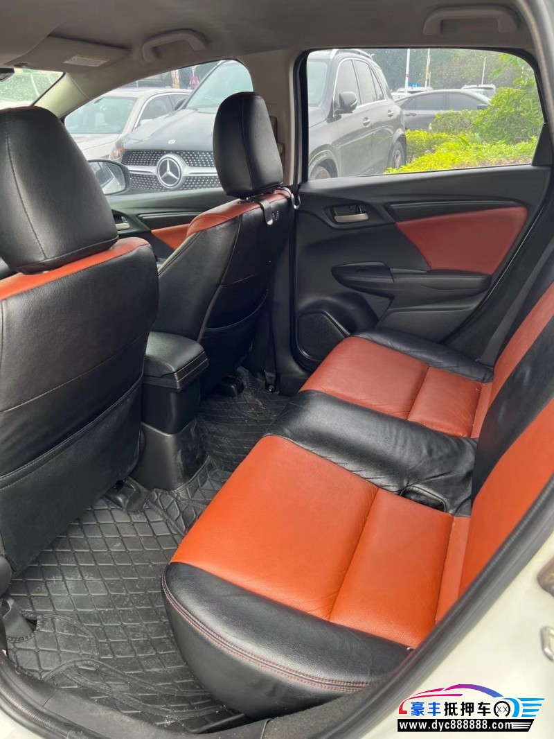 15年本田飞度轿车抵押车出售