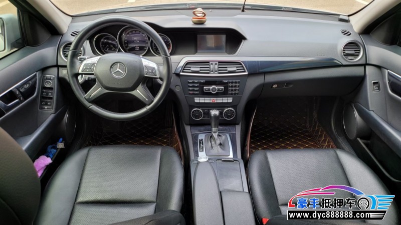 13年奔驰C轿车抵押车出售