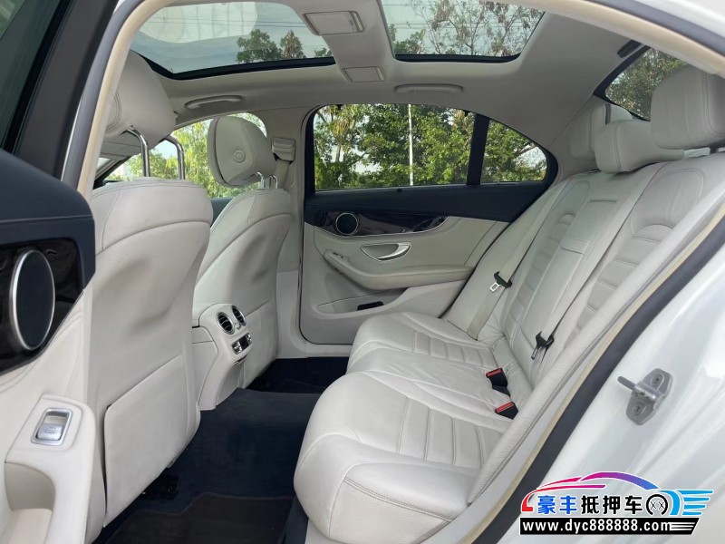 17年奔驰C轿车抵押车出售