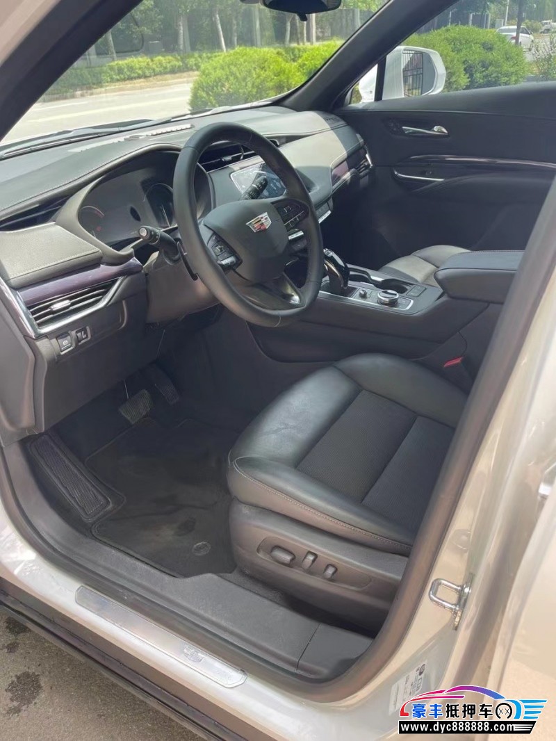 22年凯迪拉克XT4轿车抵押车出售