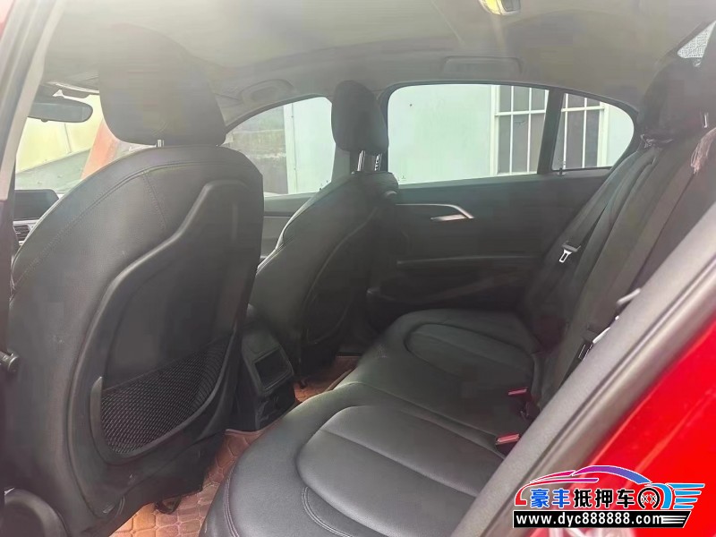 18年宝马1系轿车抵押车出售