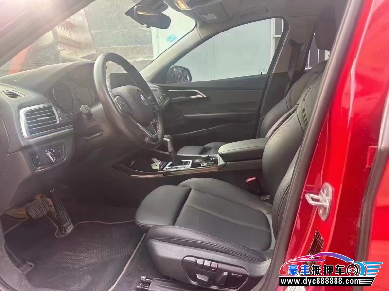 18年宝马1系轿车抵押车出售