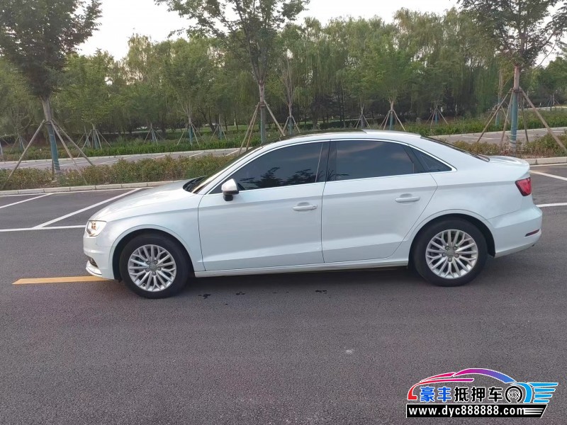 17年奥迪A3轿车抵押车出售