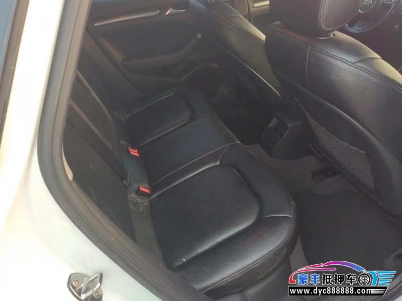 17年奥迪A3轿车抵押车出售