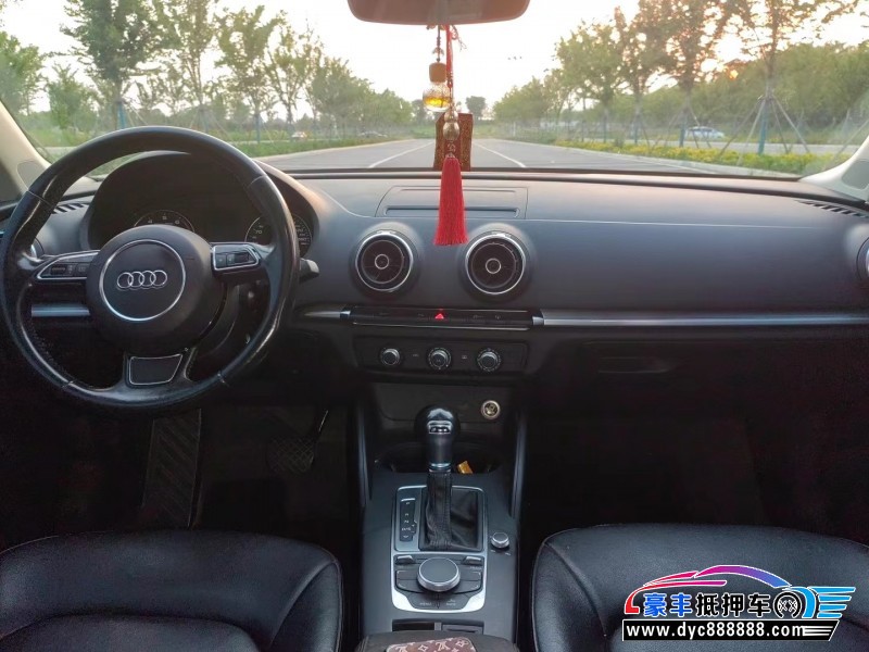 17年奥迪A3轿车抵押车出售