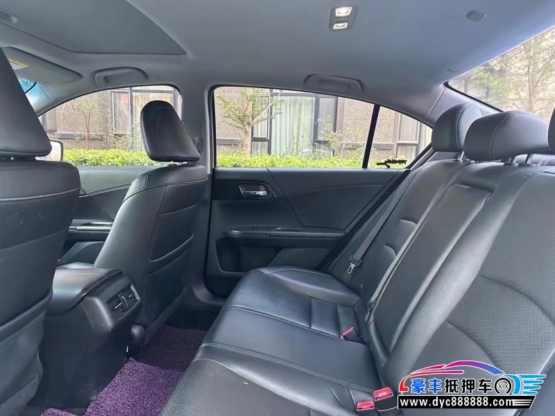 16年本田雅阁轿车抵押车出售