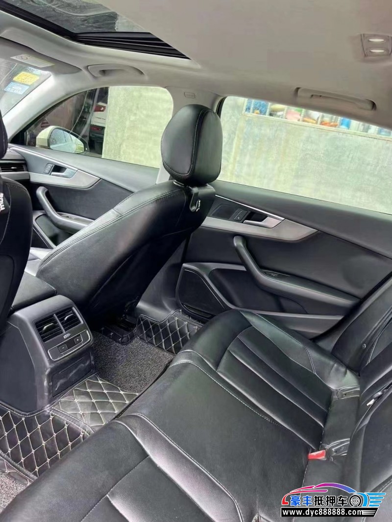 17年奥迪A4轿车抵押车出售