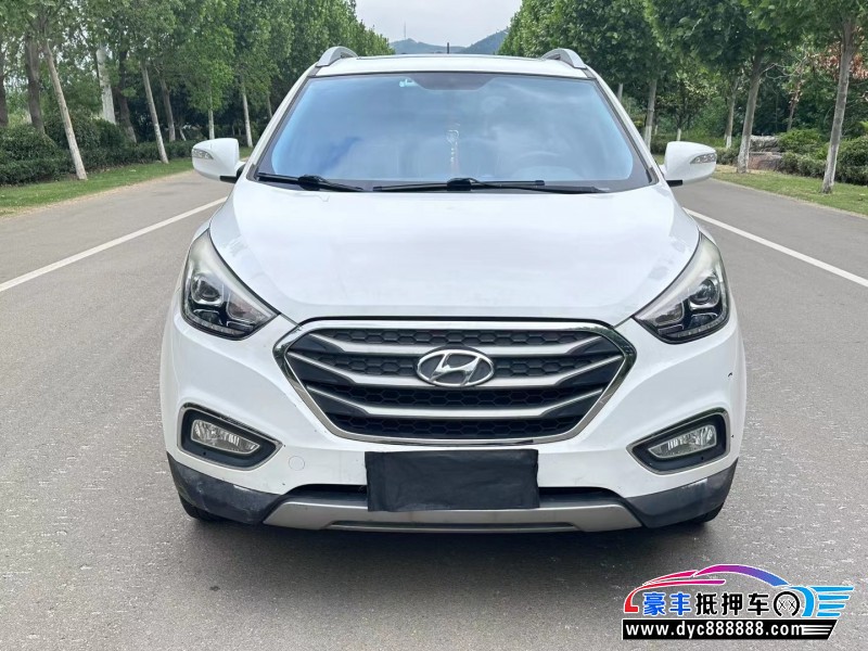 16年现代ix35轿车抵押车出售