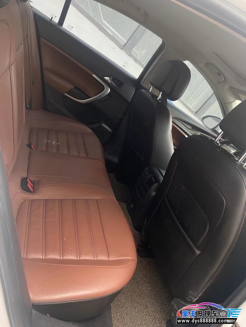 13年别克君威轿车抵押车出售