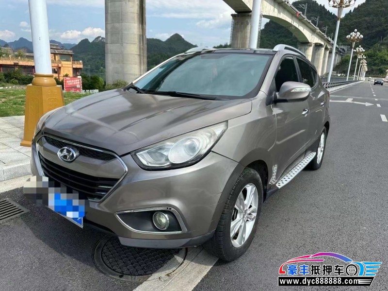 13年现代ix35轿车抵押车出售