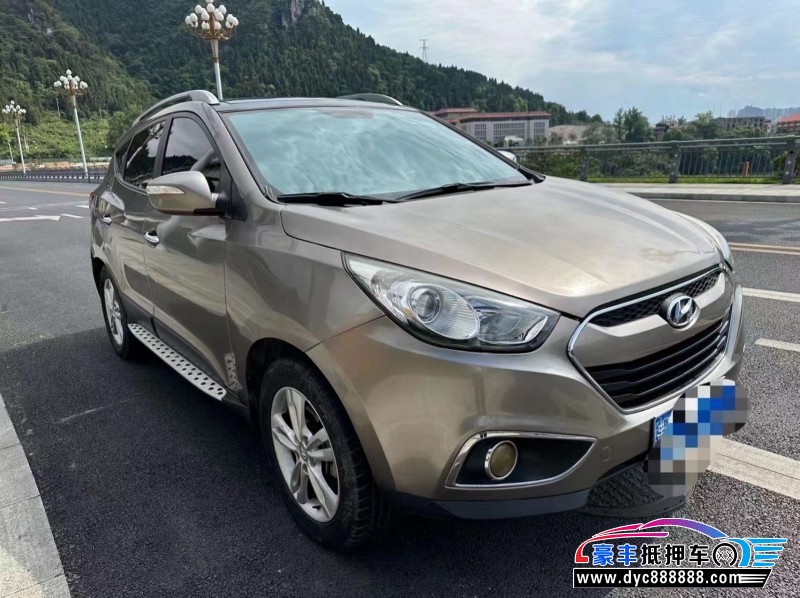 13年现代ix35轿车抵押车出售