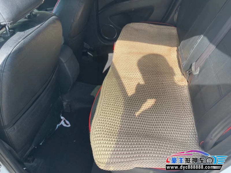 16年海马M6轿车抵押车出售