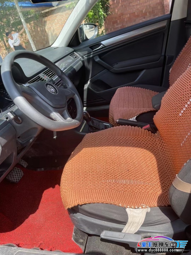 17年大众宝来轿车抵押车出售